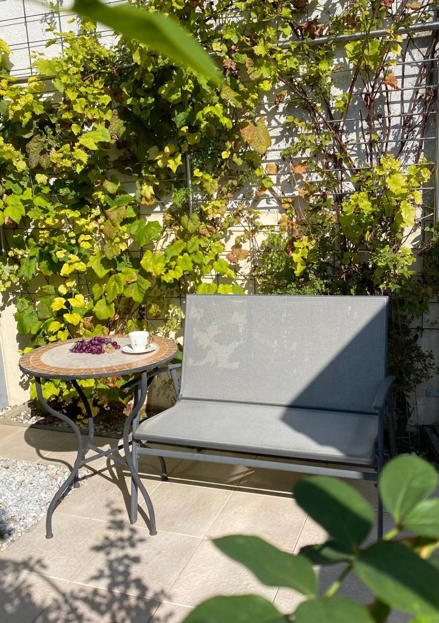 Ferienwohnung An Den Weinbergen Essenheim Exterior foto